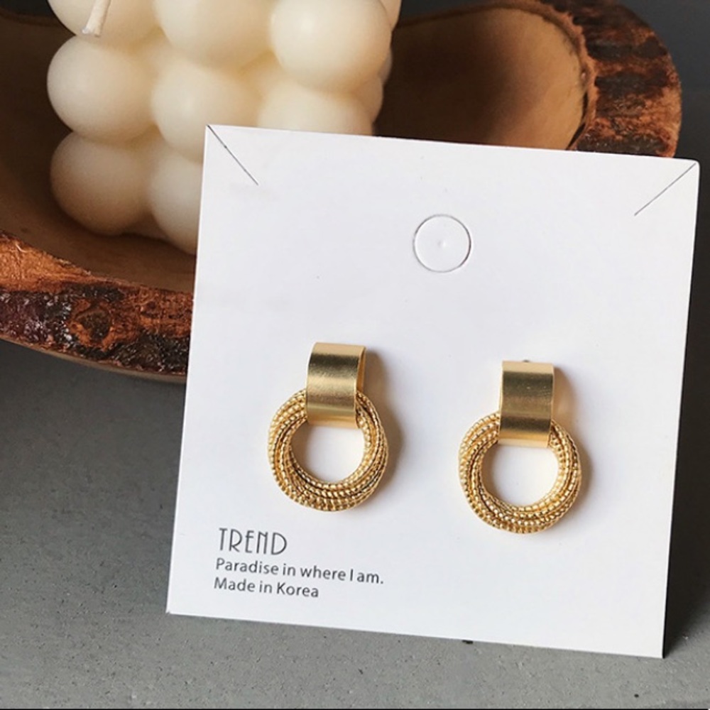 Luxury Sophisticated Gold Mini Hoop Earrings
